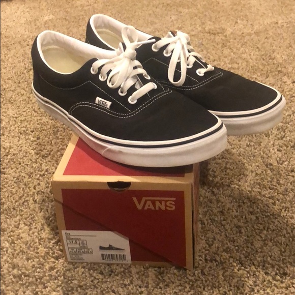 Lightly worn vans with box - Picture 5 of 5